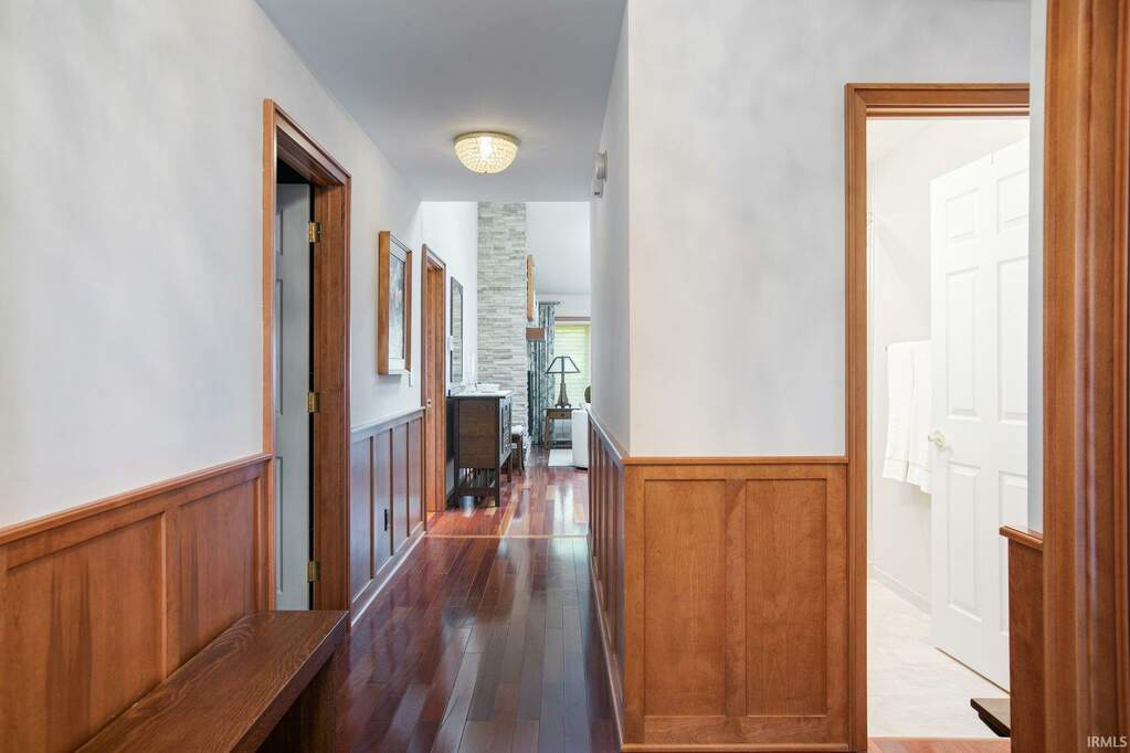 1724 W North Shore Drive, South Bend, IN 46617 MLS 202414287