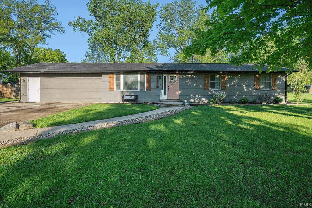1314 Saint Marys Drive, Warsaw, IN 46580 MLS 202416602 properties