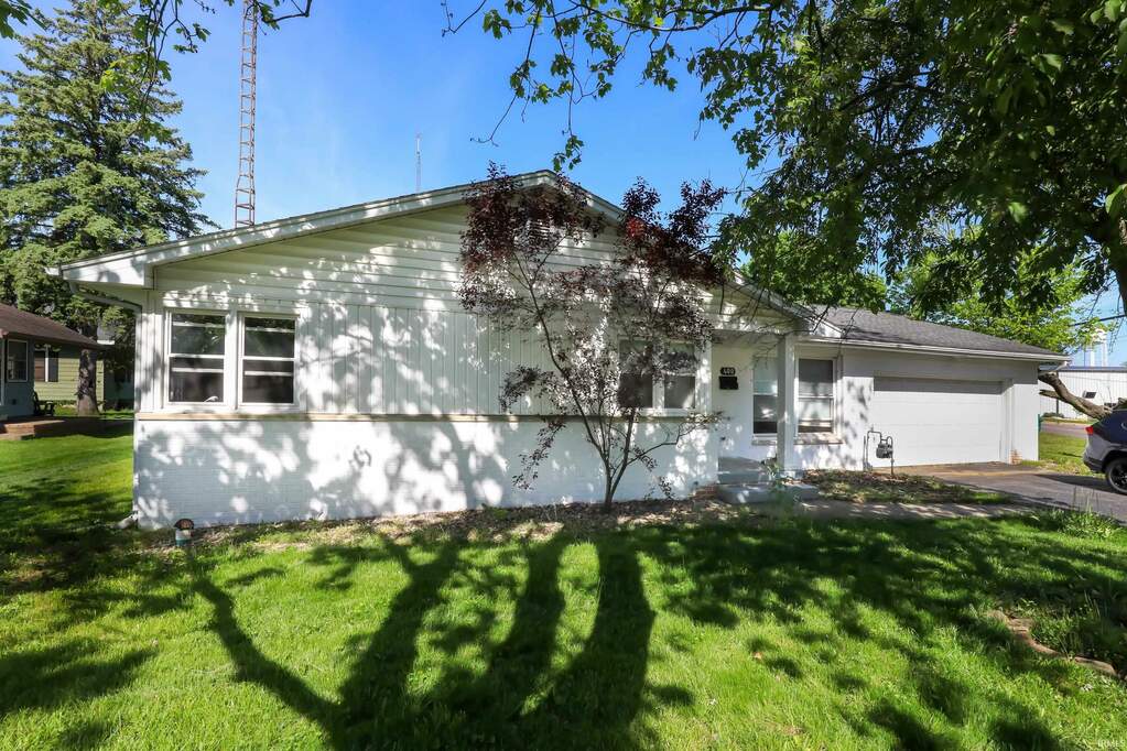 400 Walnut Street, Winona Lake, IN 46590 MLS 202417380 properties