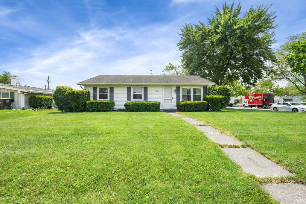 1229 Lower Huntington Road, Fort Wayne, IN 46819 MLS 202418094