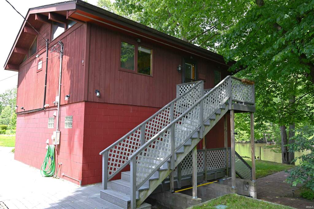 530 E Old State Road 14, Winamac, IN 46996 MLS 202420332