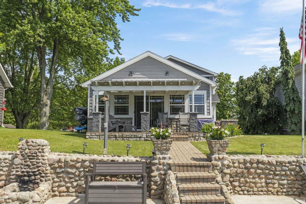 1624 North Shore Drive, Rome City, IN 46784 MLS 202420701