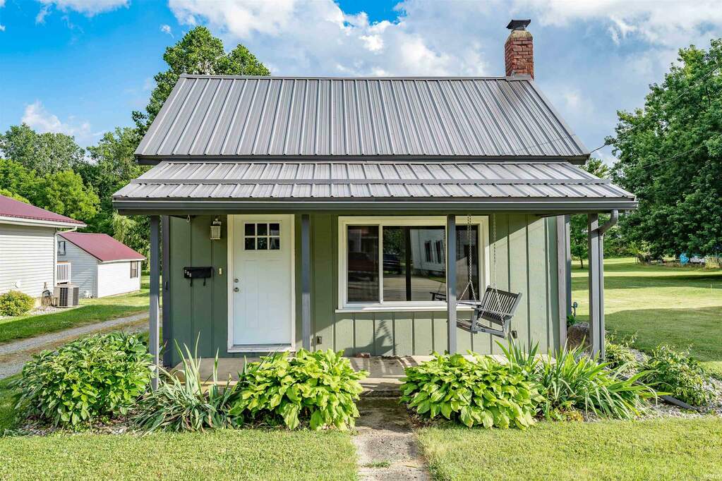 722 Dowling Street, Kendallville, IN 46755 MLS 202423982