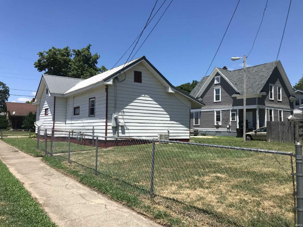 228 S 7th Street, Vincennes, IN 47591 MLS 202424455 properties Indy