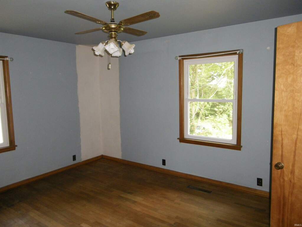 4016 E Schuckman Road, Vincennes, IN 47591 MLS 202424701