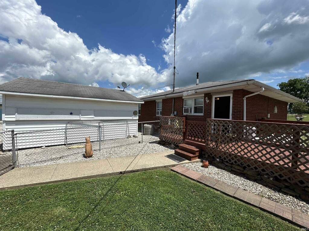 1615 Cavanaugh Street, Vincennes, IN 47591 MLS 202424805 properties Indy