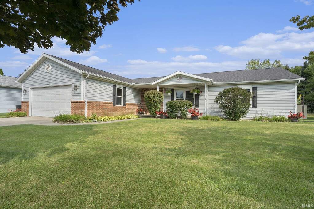 1017 Twin Flower Drive, Goshen, IN 46526 MLS 202431494 properties