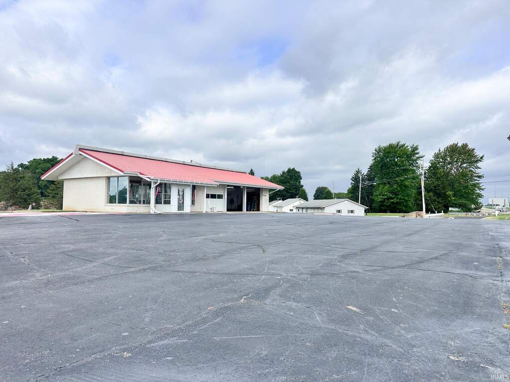 2700 Williamsburg Pike, Richmond, IN 47374 - More