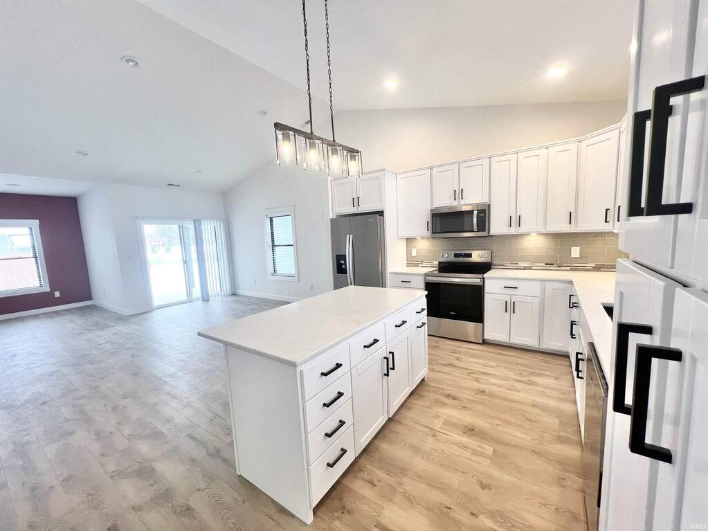 2106 Aruba Drive, Bedford, IN 47421 - View 3