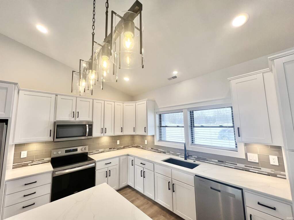 2106 Aruba Drive, Bedford, IN 47421 - View 4