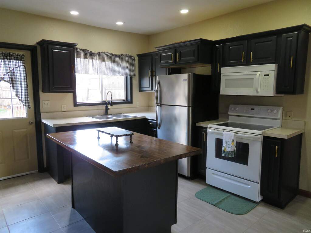 200 W Washington Street, Syracuse, IN 46567 - View 6