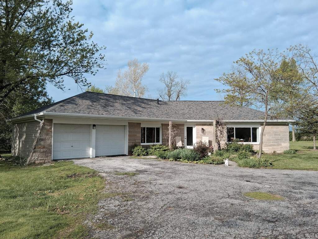 10116 Goshen Road, Fort Wayne, IN 46818