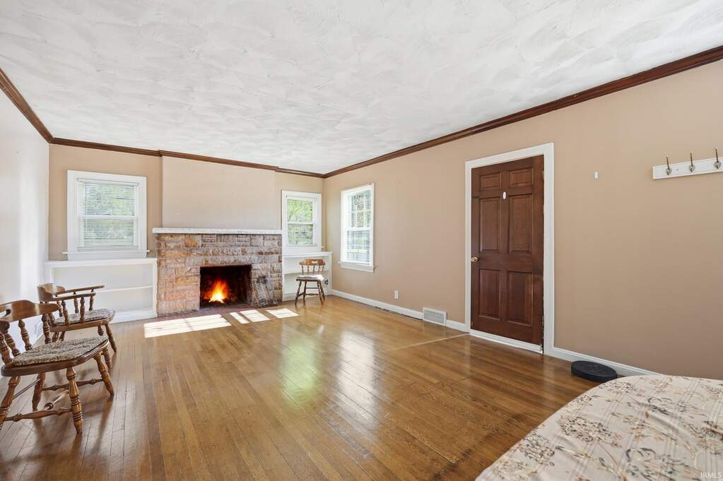 4522 S Calhoun Street, Fort Wayne, IN 46807 - More