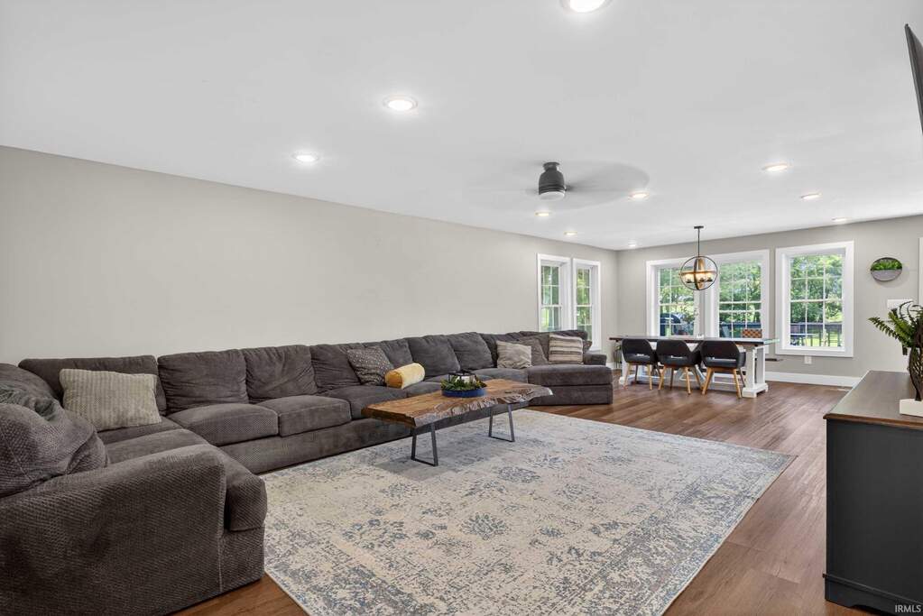 537 Southridge Drive, Bedford, IN 47421 - More
