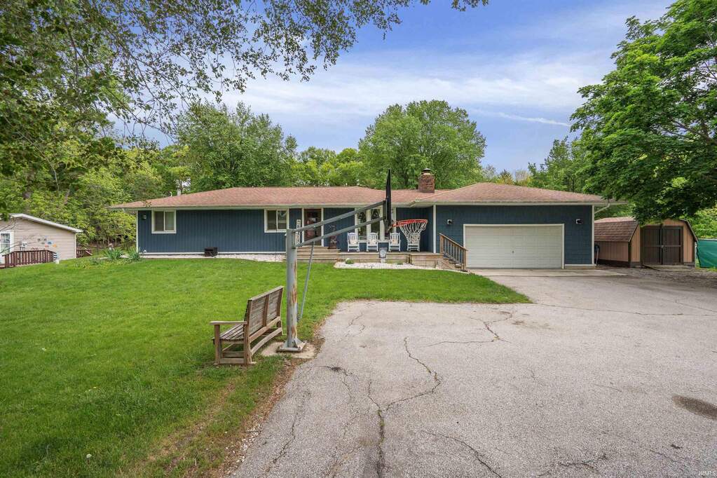 11128 N Quiet Water Road, Monticello, IN 47960