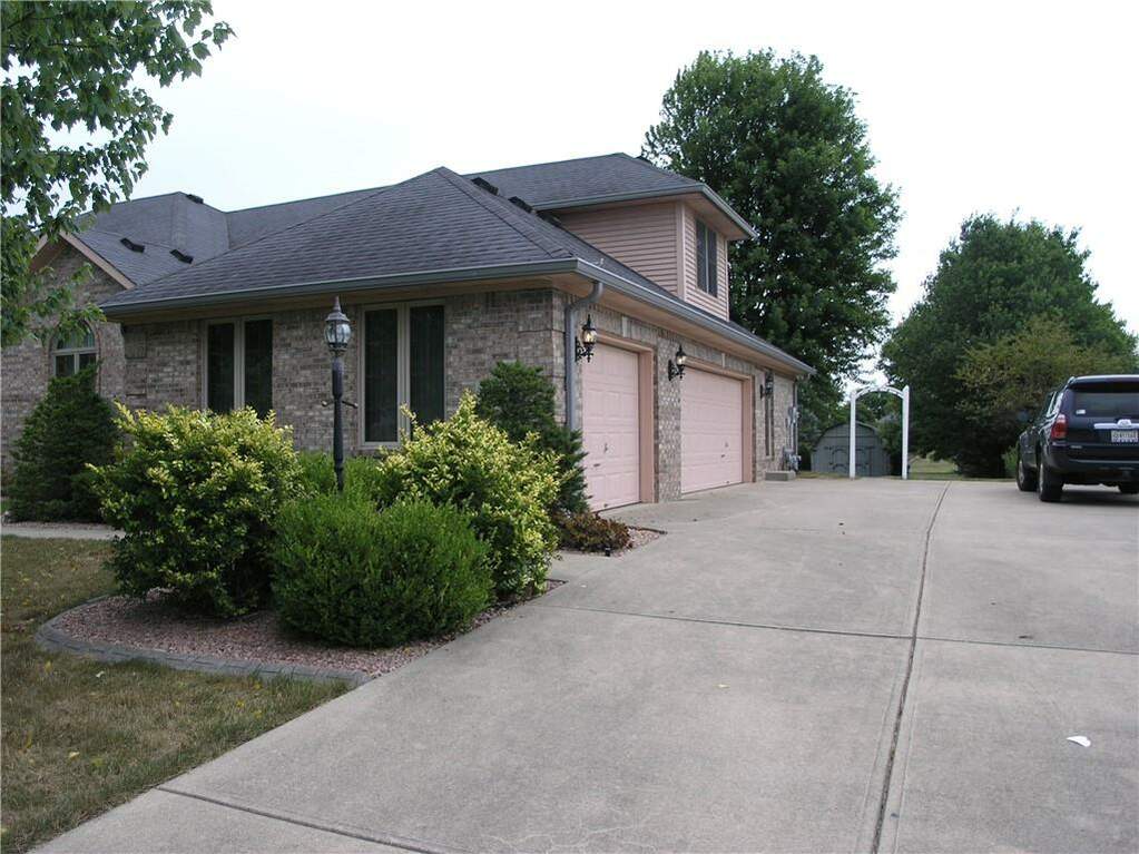 3423 S Parkside Drive, New Palestine, IN 46163 MLS 21873066