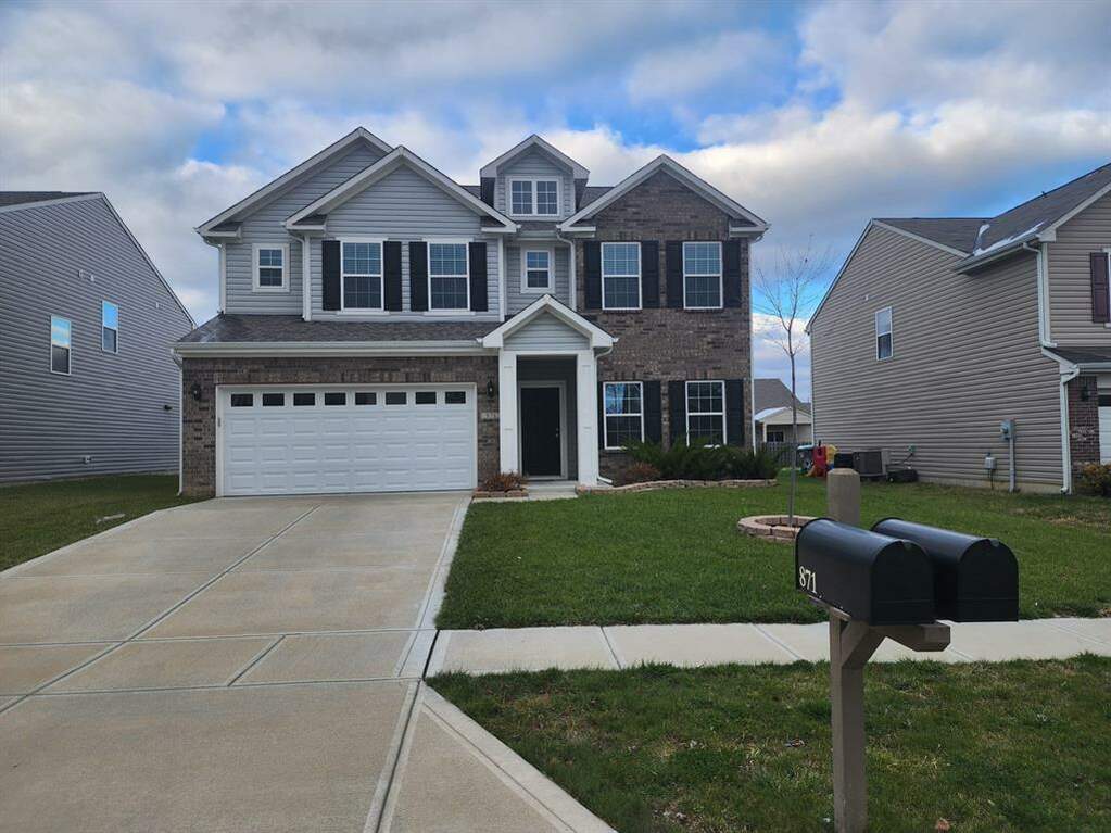 876 Blue Ash Trl, Greenwood, IN 46143 MLS 21893216 properties IND
