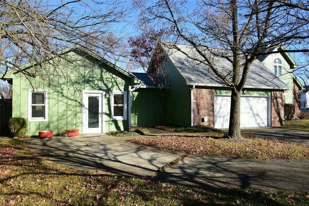 310 Rockwell Court, Zionsville, IN 46077 MLS 21894254 properties IND