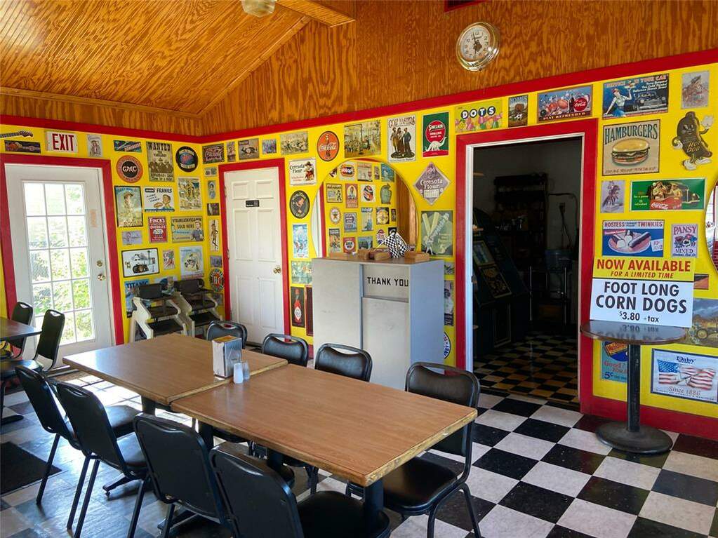 5211 W 10th Street, Speedway, IN 46224 MLS 21899173 properties Indy