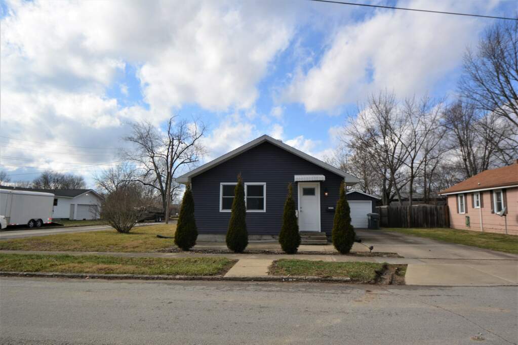 233 Sycamore Street, Chesterfield, IN 46017 MLS 21900907 properties Indy