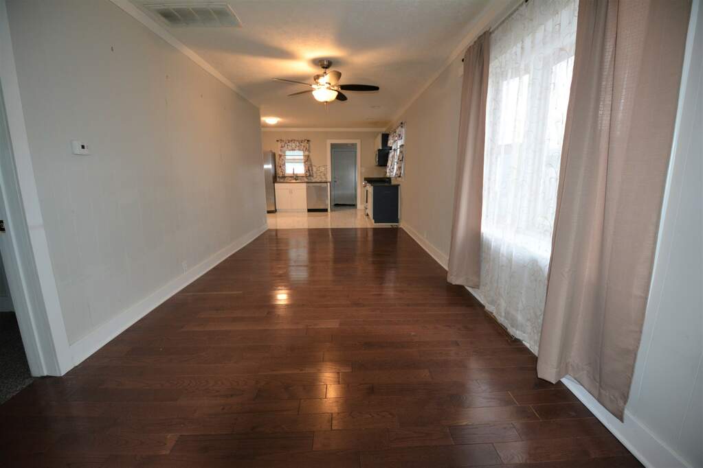 233 Sycamore Street, Chesterfield, IN 46017 MLS 21900907