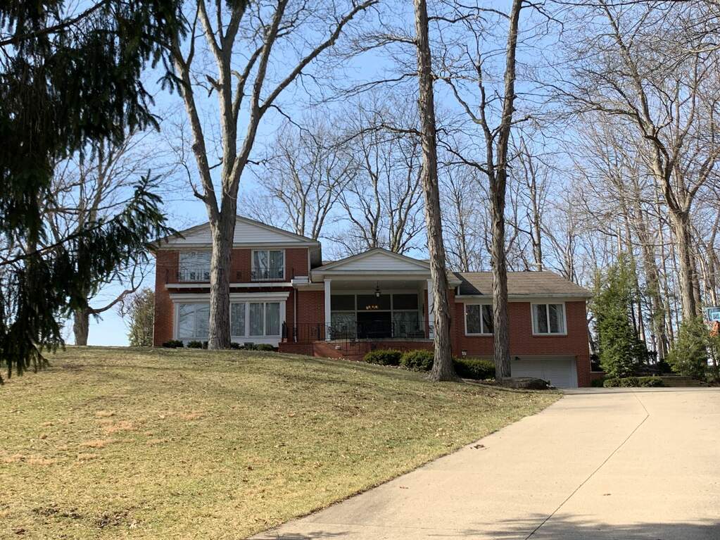 1111 Winding Way, Anderson, IN 46011 MLS 21905191 properties Indy