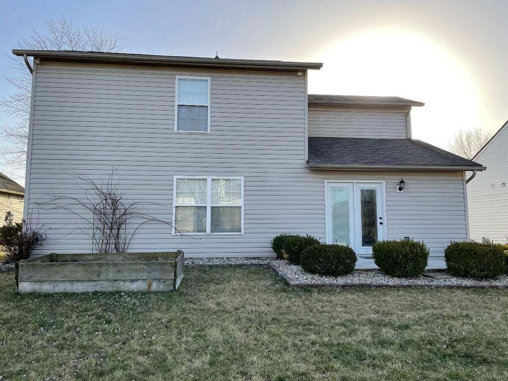 6751 Dorchester Drive, Zionsville, IN 46077 MLS 21906764