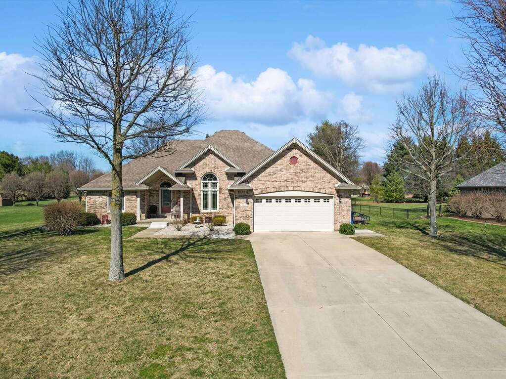 5328 W Granite Court, New Palestine, IN 46163 MLS 21910015