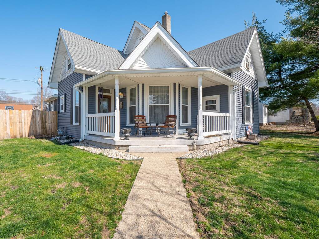 1010 E Washington, Martinsville, IN 46151 MLS 21910303 properties