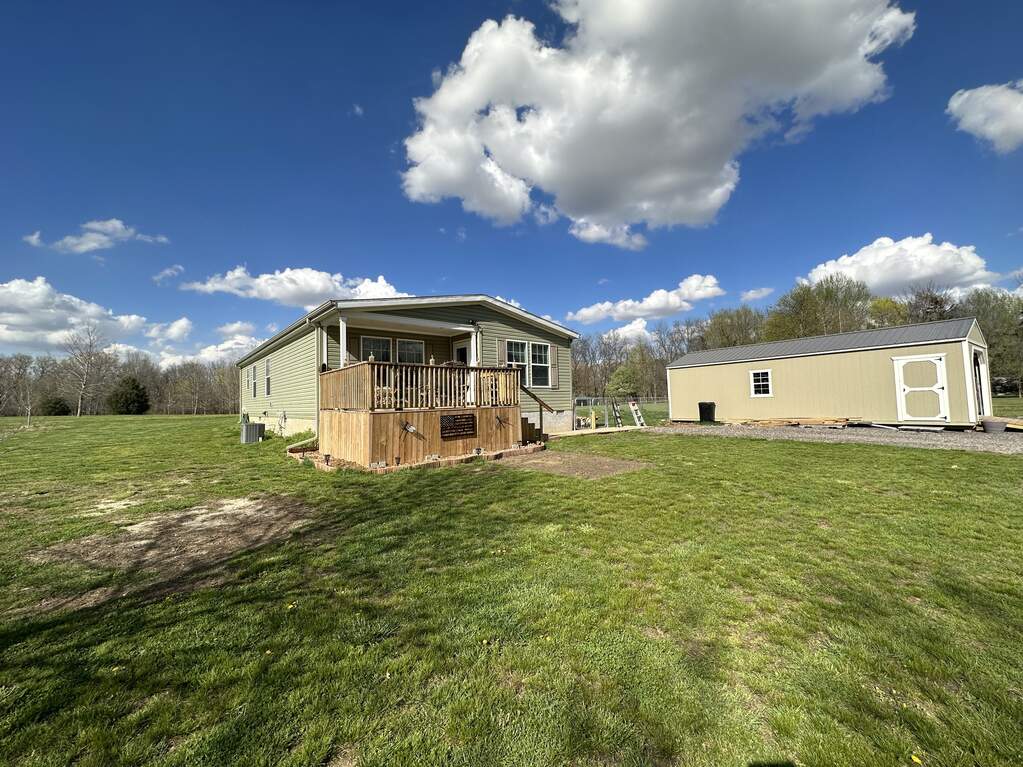 2360 E 1450 N, Covington, IN 47932 MLS 21915733 properties Indy