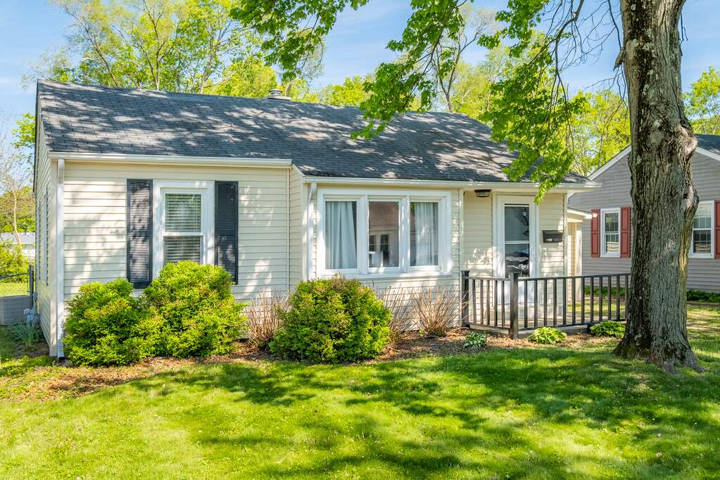251 N Brooks Street, Columbus, IN 47201 MLS 21919043 properties Indy