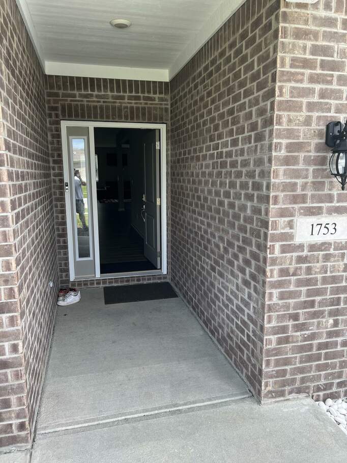 1753 Gordon Drive, Greenwood, IN 46143 MLS 21920936 properties Indy