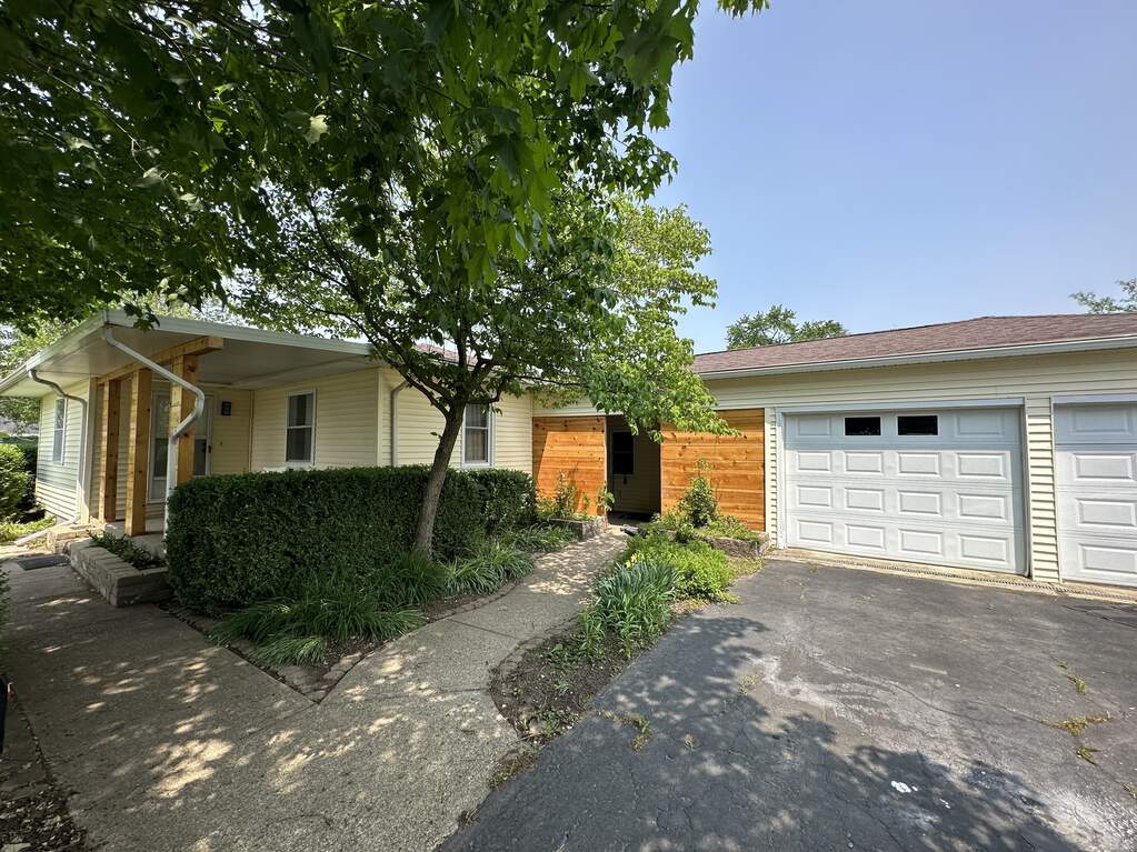 515 Railroad Street, Covington, IN 47932 MLS 21921779 properties Indy