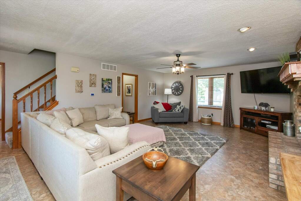 100 Deborah Lane, Whiteland, IN 46184 MLS 21923351 properties Indy