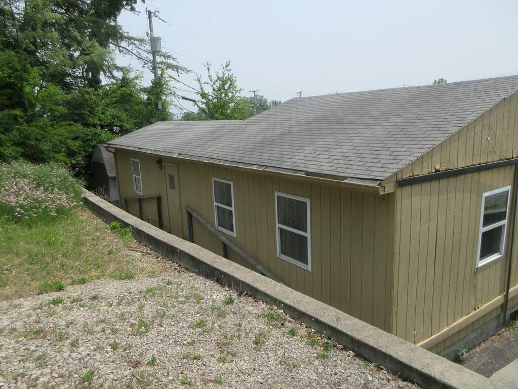 1710 W 3rd Street, Bloomington, IN 47404 MLS 21926212 properties Indy