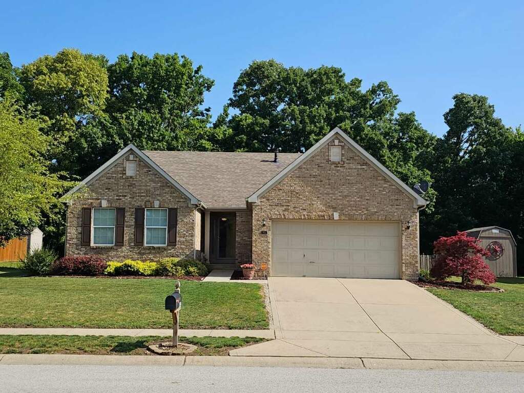 882 Woodgate Lane, Greenwood, IN 46143 MLS 21929788 properties Indy