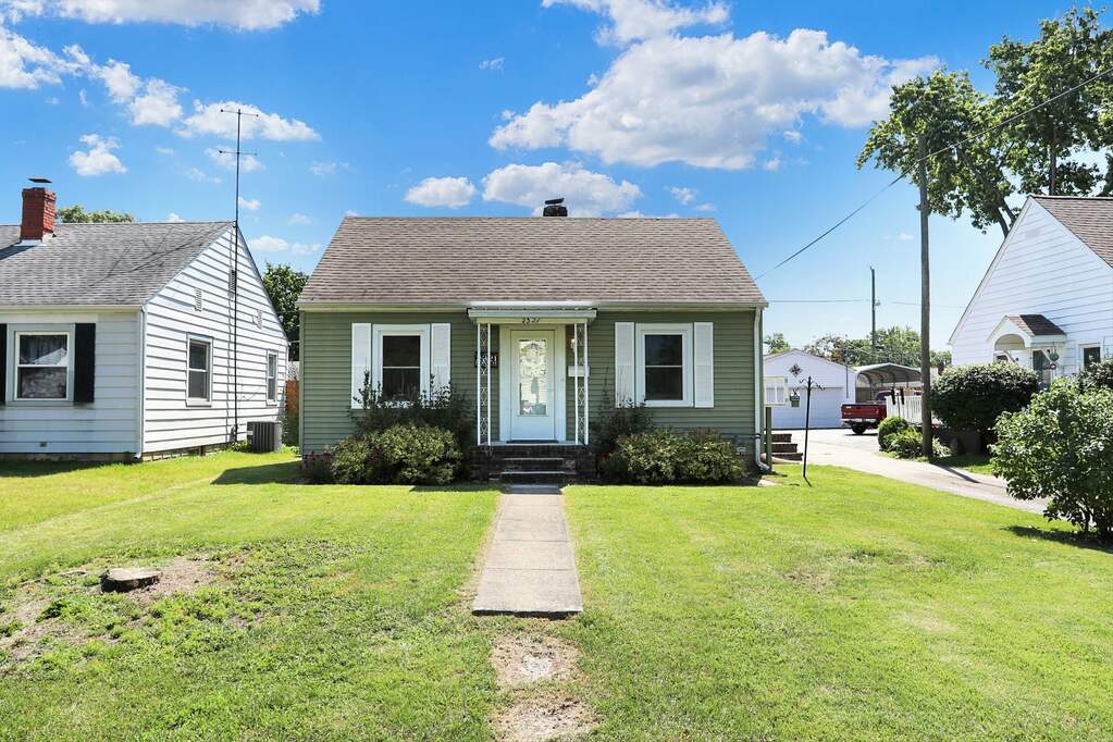 2321 Gilmore Street, Columbus, IN 47201 MLS 21931965 properties Indy