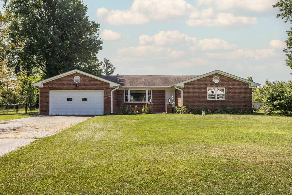 5933 E Ridgeland, Brownsburg, IN 46112 MLS 21942055 properties Indy