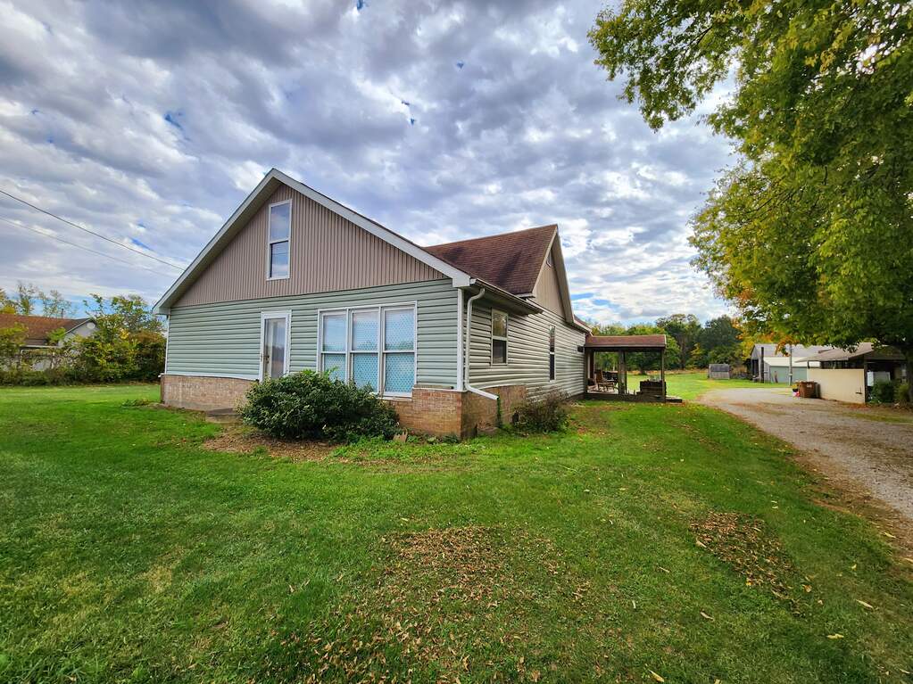 281 W Dixie Bee Road, Veedersburg, IN 47987 MLS 21944159