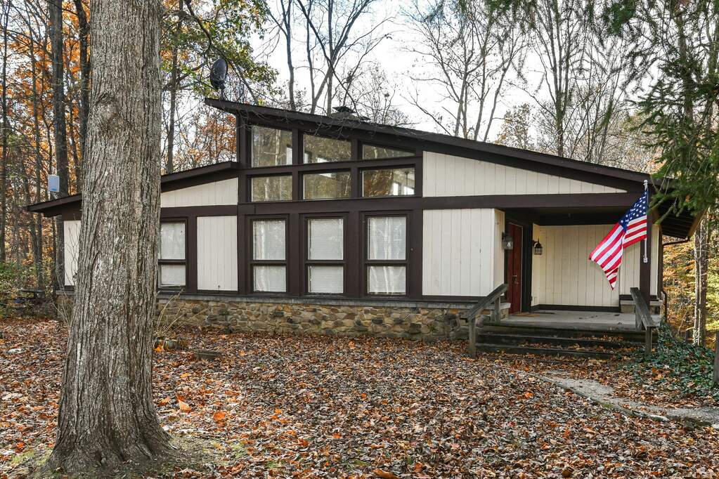 7856 N Lasalle Road, IN 46160 MLS 21951267 properties