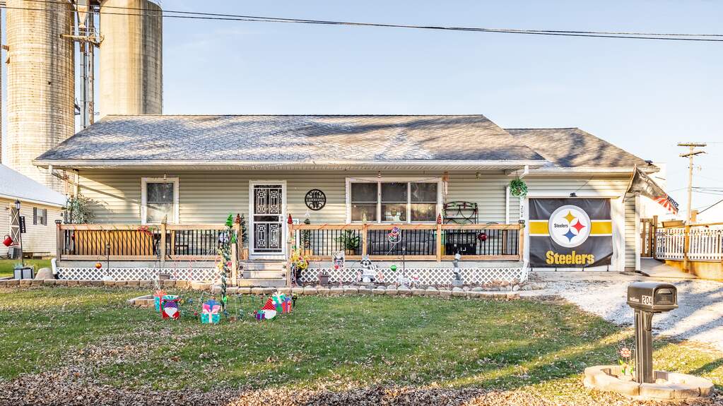 204 S Front Street, Thorntown, IN 46071 MLS 21955883 properties Indy
