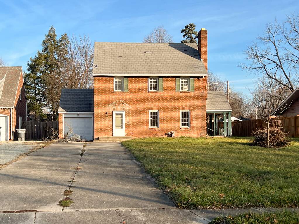 2110 W 12th Street, Anderson, IN 46016 MLS 21956316 properties Indy