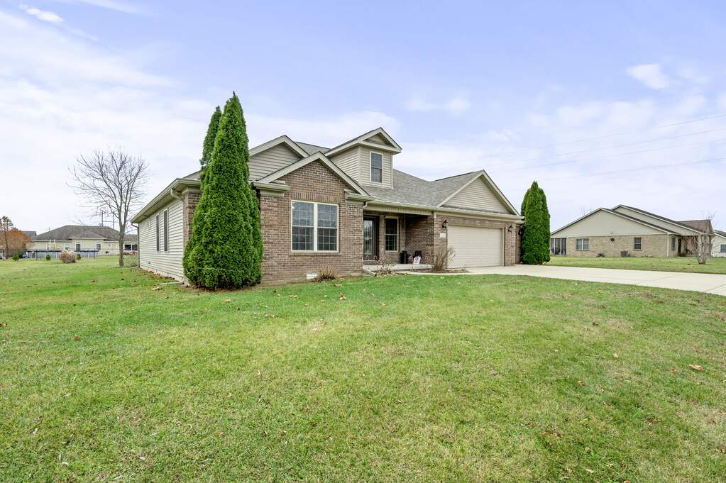 5373 River Birch Drive, Columbus, IN 47201 MLS 21956705
