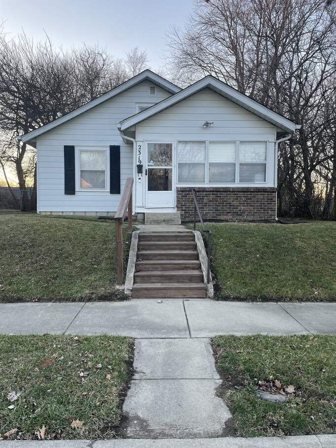 2319 Fairview Street, Anderson, IN 46016 MLS 21956897 properties Indy