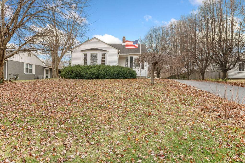 3305 Chamberlin Drive, Indianapolis, IN 46237 MLS 21957264