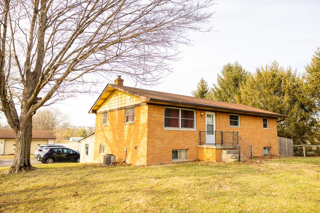 7946 Mann Road, Indianapolis, IN 46221 MLS 21958319 properties Indy