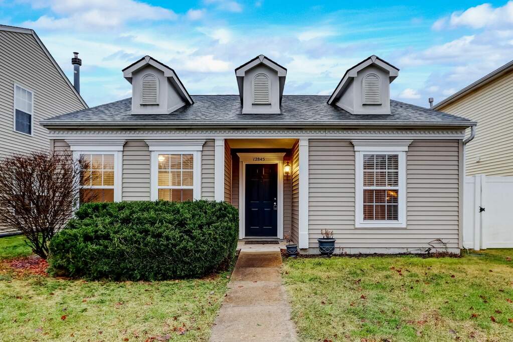 12845 Courage Crossing, Fishers, IN 46037 MLS 21958589 properties