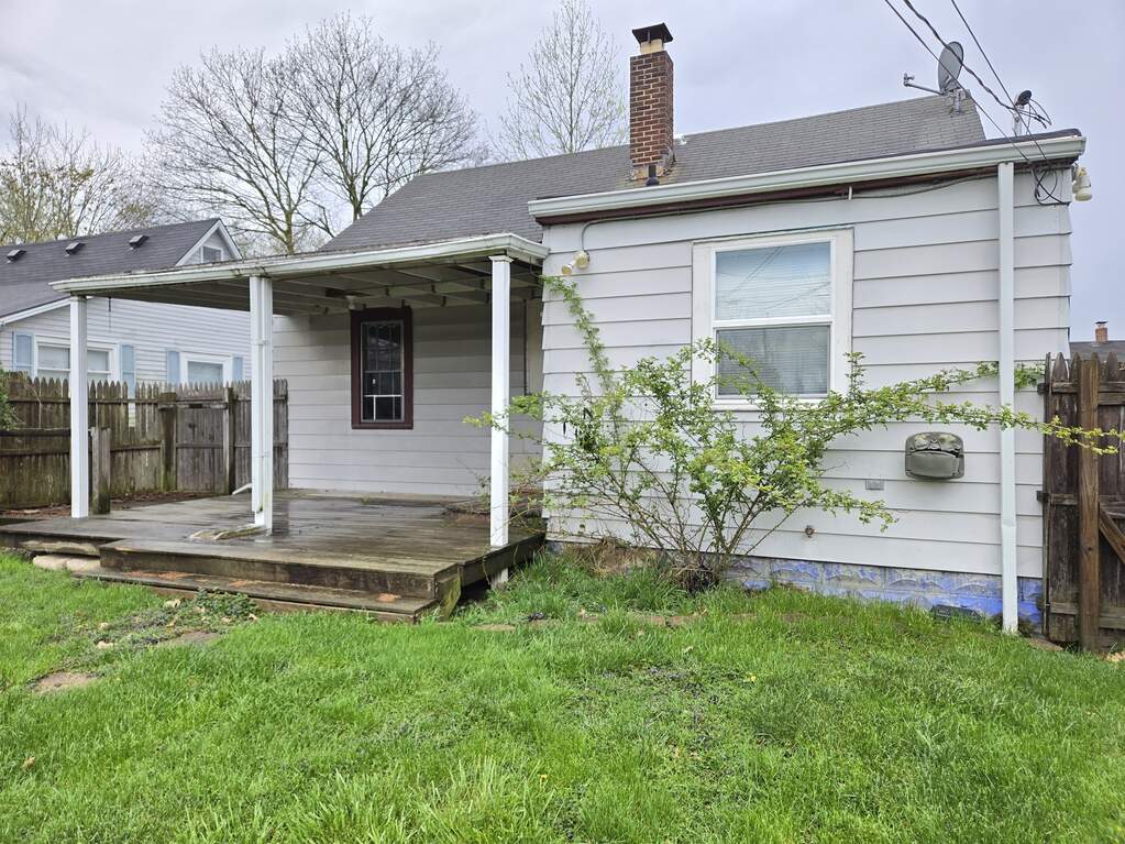 2214 Chase Street, Anderson, IN 46016 MLS 21973167 properties Indy