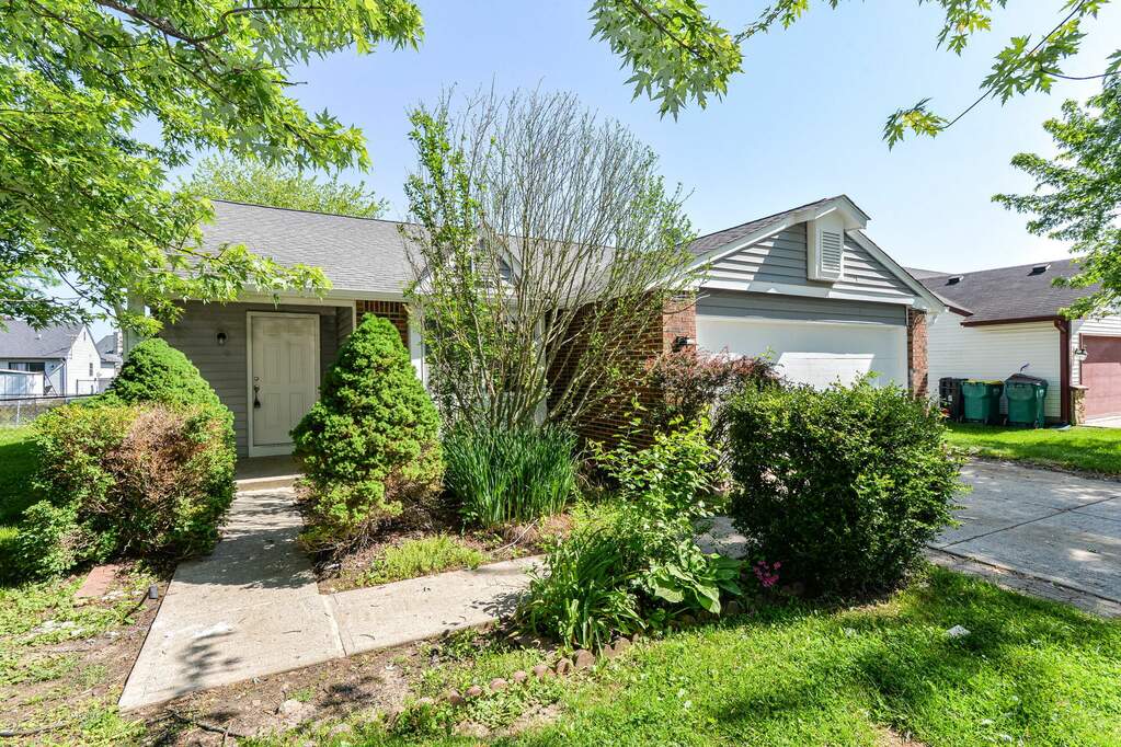 1482 Rebecca Lane, Franklin, IN 46131 MLS 21979811 properties Indy