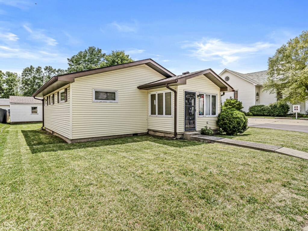 25 W Main Street, New Palestine, IN 46163 | MLS# 21986300 | @properties